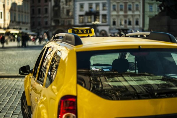 Les raisons de choisir le taxi à Val Thorens pas cher pour le transport touristique